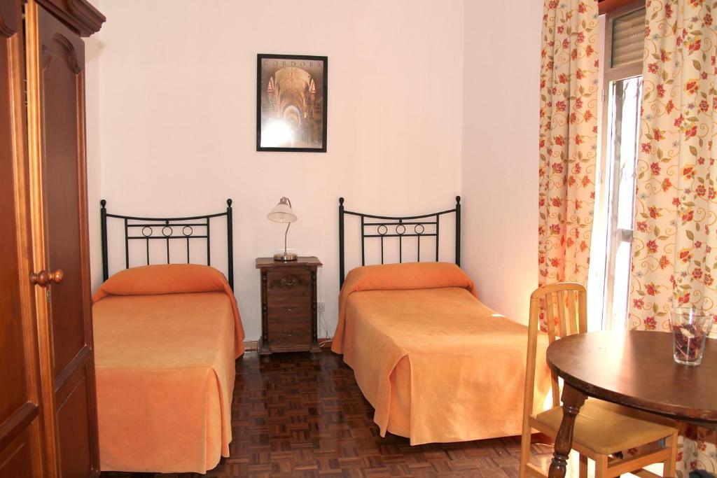 Pension Catedral Seville Room photo